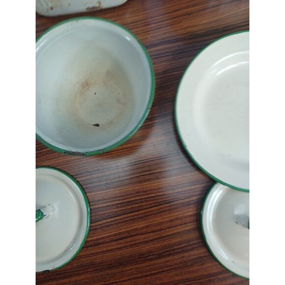 Vintage Enameled Green Trim Cookware Pot Bowls Plate Lids Lot Of 8 Farmhouse - Picture 8 of 16